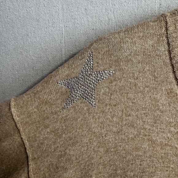 Knox Rose Sweater Size L Tan V-Neck Pullover Soft Knit Rhinestone Star Detail - Picture 5 of 12